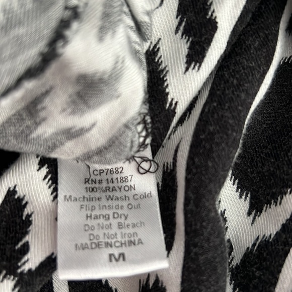 Tribal print pant suit, black and white, perfect for beach, M - Picture 7 of 7